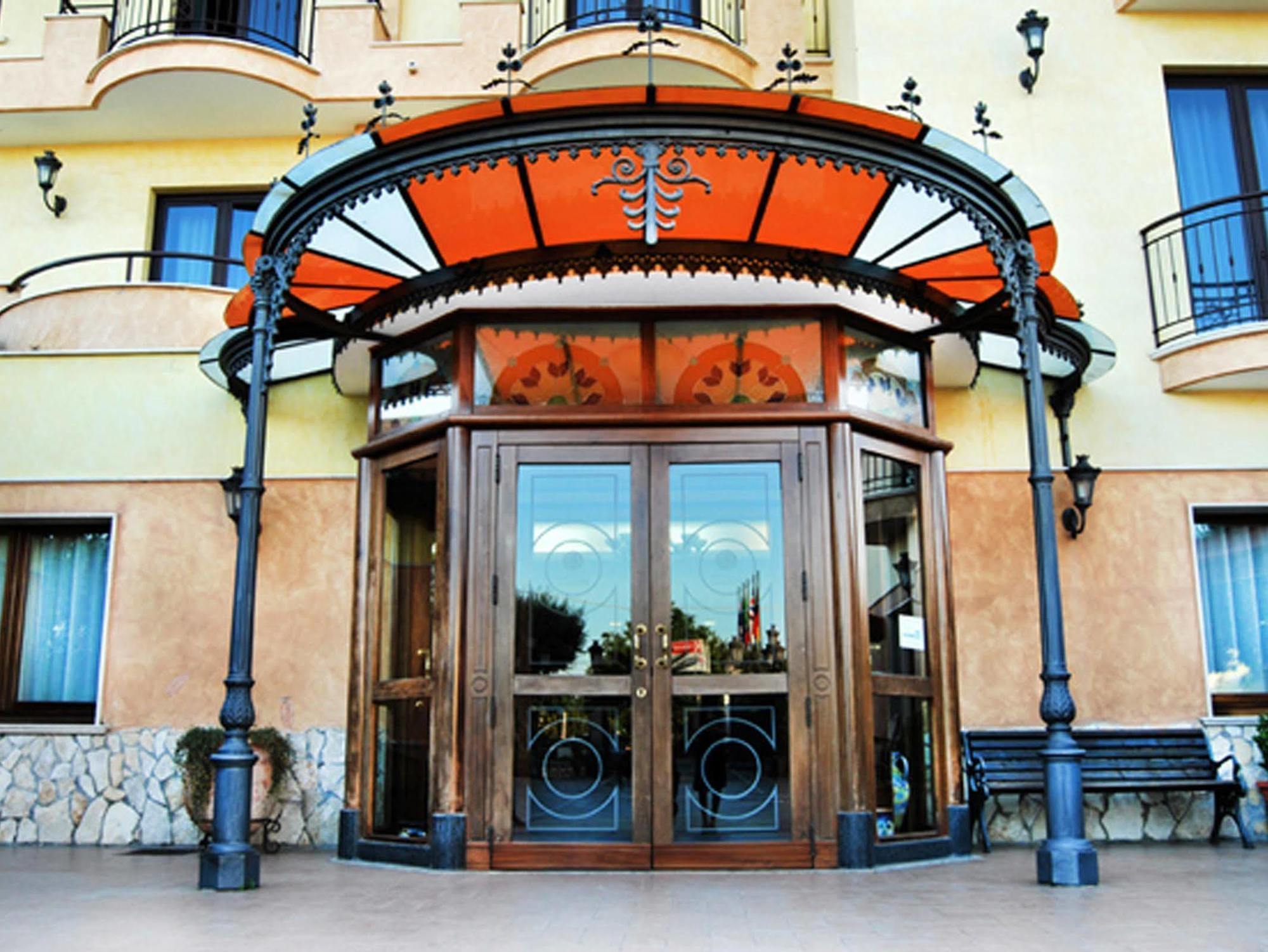 Hotel La Fayette Licola Exterior photo